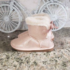 Used Like New Girls Faux Fur Trimmed Metallic Pink Boots Size 2